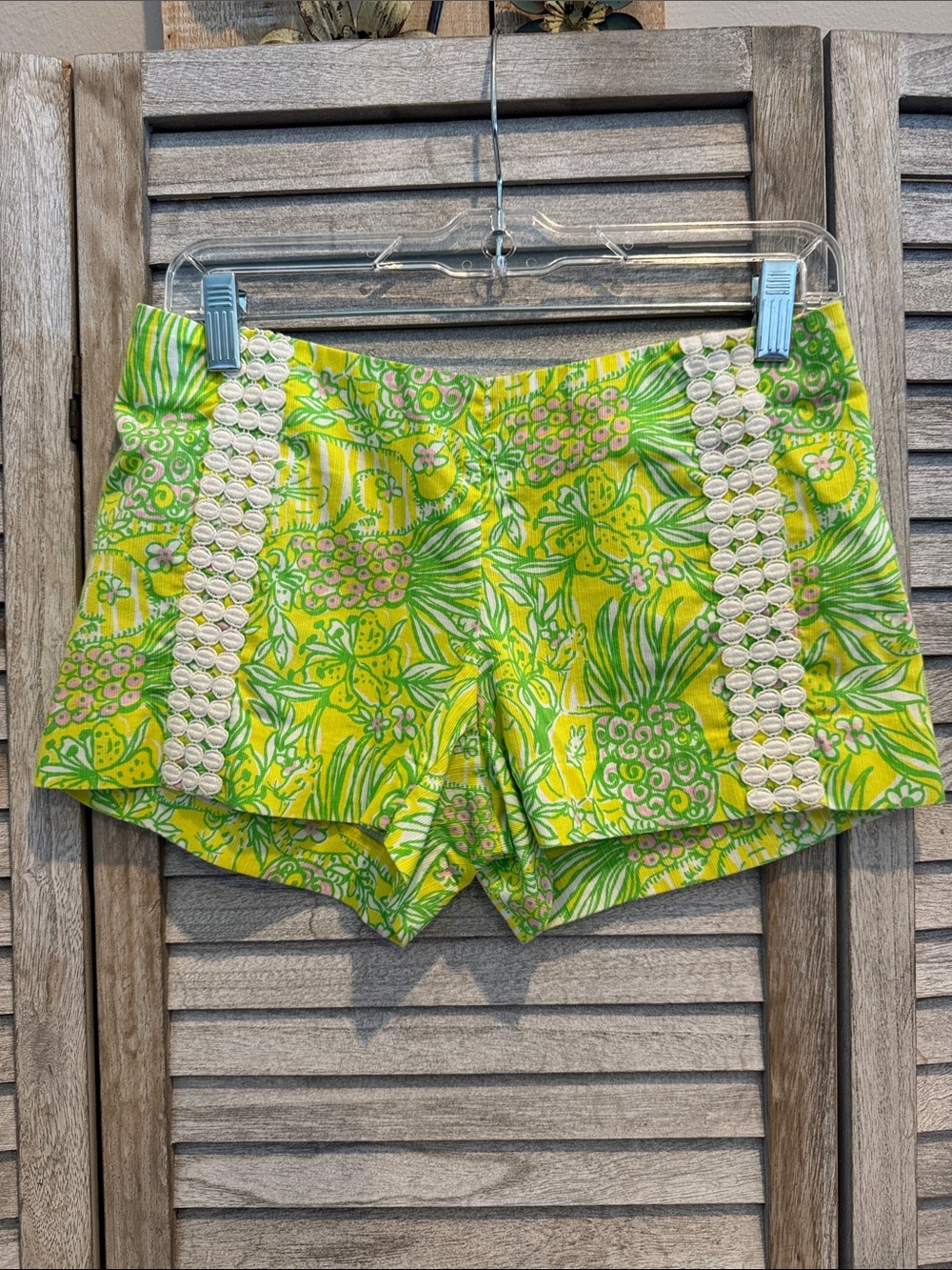 Lilly Pulitzer Women’s shorts Liza Tart Crazy Cat House with Decorative Trim